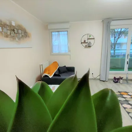 Lovely Flat Nearby Paris Fully Redone With Free Parking On Premises And Balcony Clichy Exterior foto