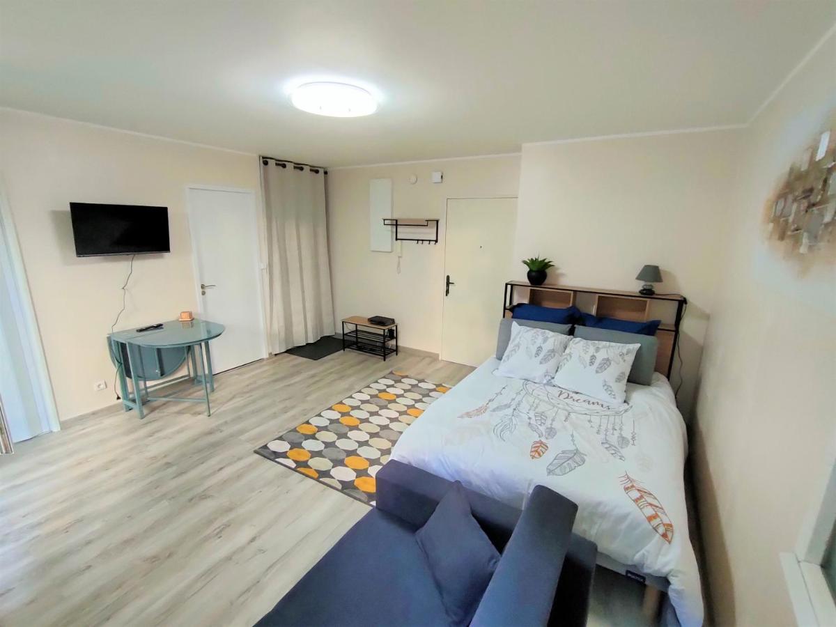 Lovely Flat Nearby Paris Fully Redone With Free Parking On Premises And Balcony * Clichy