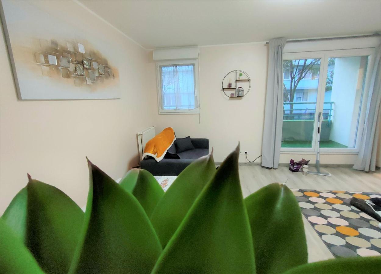 Apartment Lovely Flat Nearby Paris Fully Redone With Free Parking On Premises And Balcony Clichy